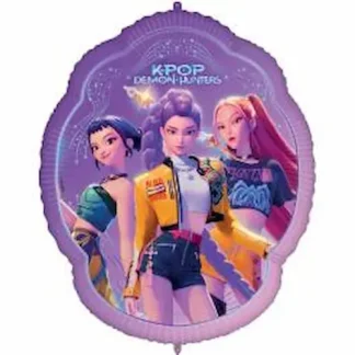 Veliki folijski balon K-Pop: Demon Hunters s glavnim junakinjama u elegantnom ljubičastom okviru. Savršen ukras za rođendanske i K-pop tematske zabave.